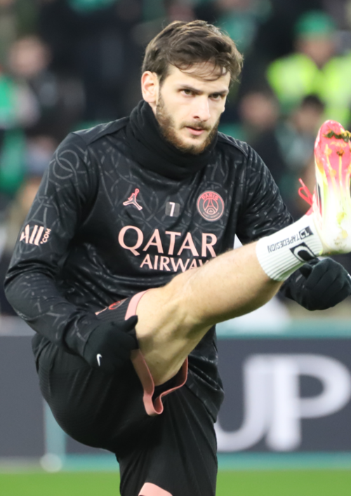 Khvicha Kvaratskhelia playing for Paris Saint-Germain during a Ligue 1 match before the PSG vs Bayern Munich UCL semi-final